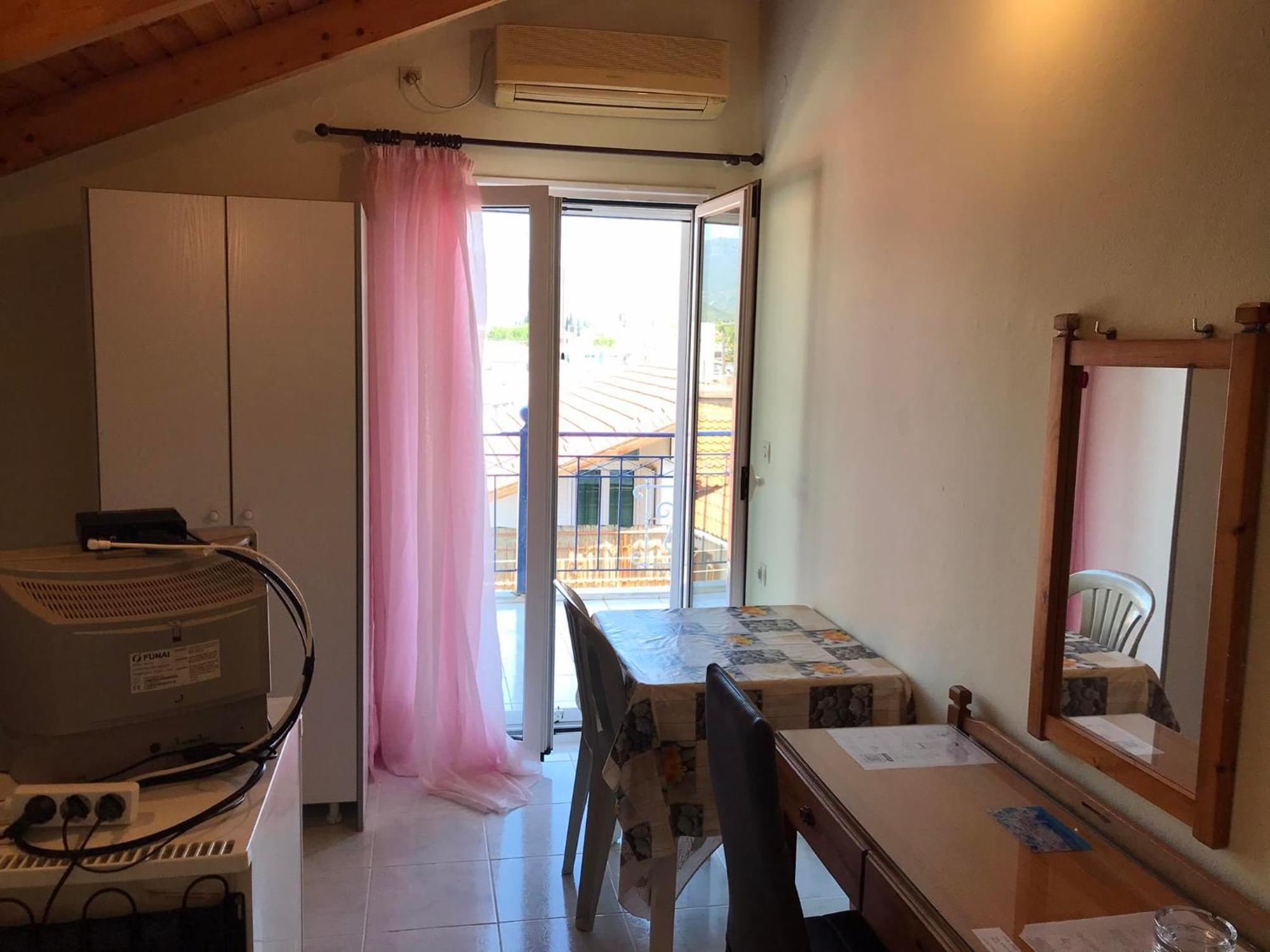 Ion Apartments Messolonghi Single Bed Room Mountain View Loft Mesolóngion 外观 照片