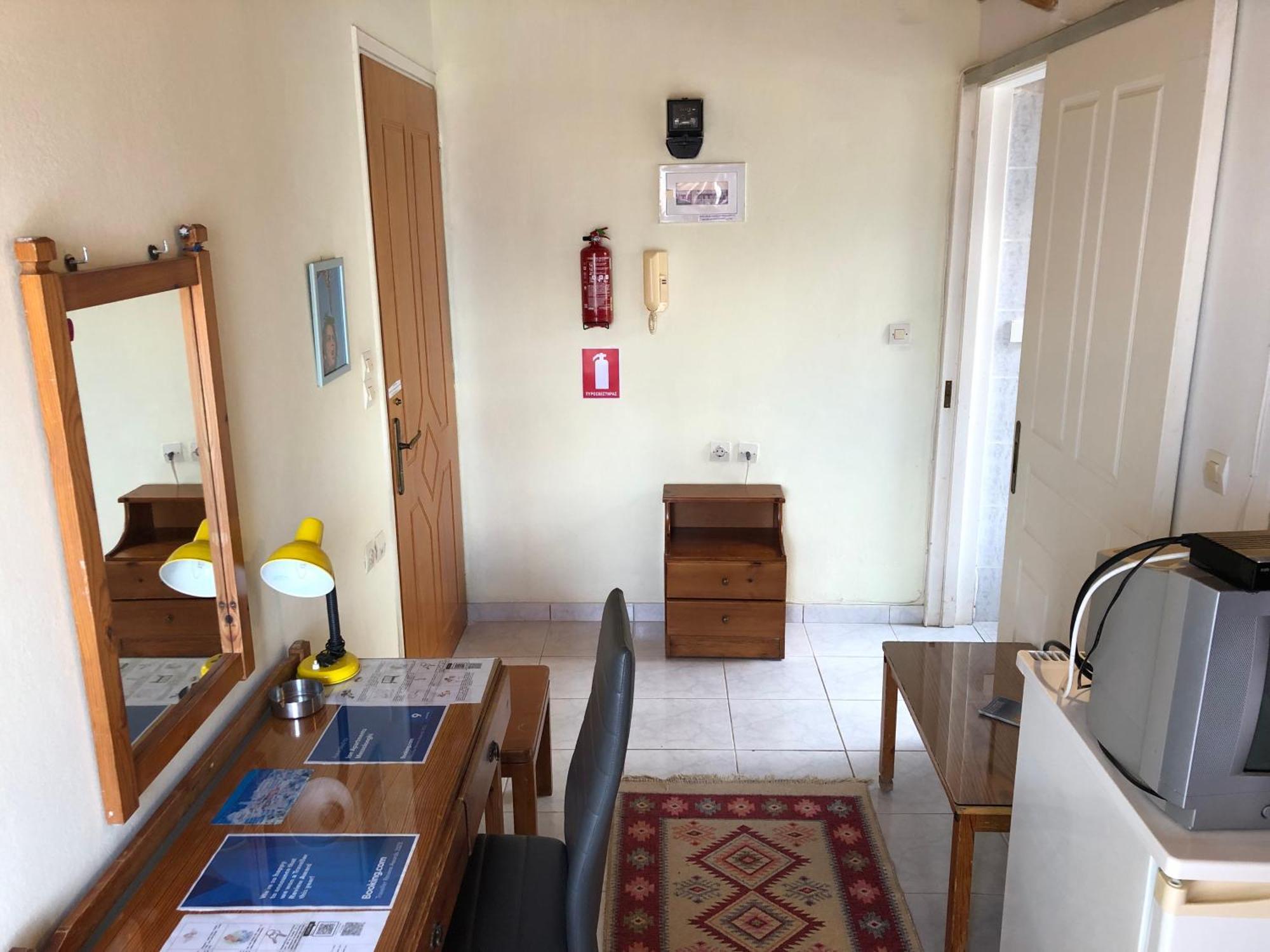 Ion Apartments Messolonghi Single Bed Room Mountain View Loft Mesolóngion 外观 照片